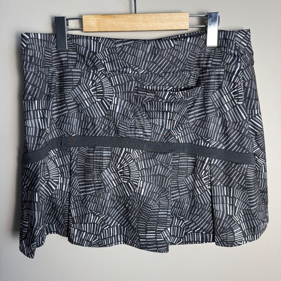 NIKE Golf Women's L Performance Golf Tennis Skort DRI-FIT Gray Geometric Print - Picture 4 of 16